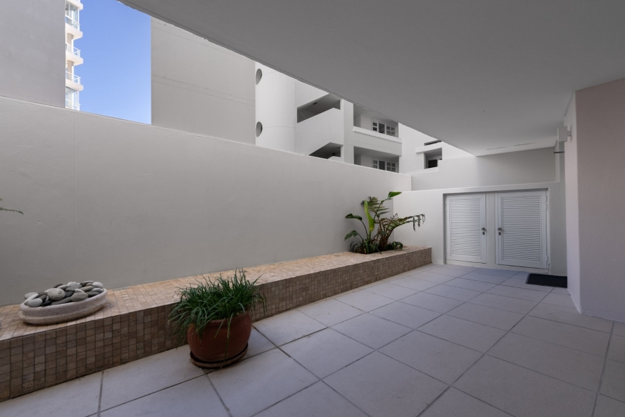 To Let 3 Bedroom Property for Rent in Bantry Bay Western Cape
